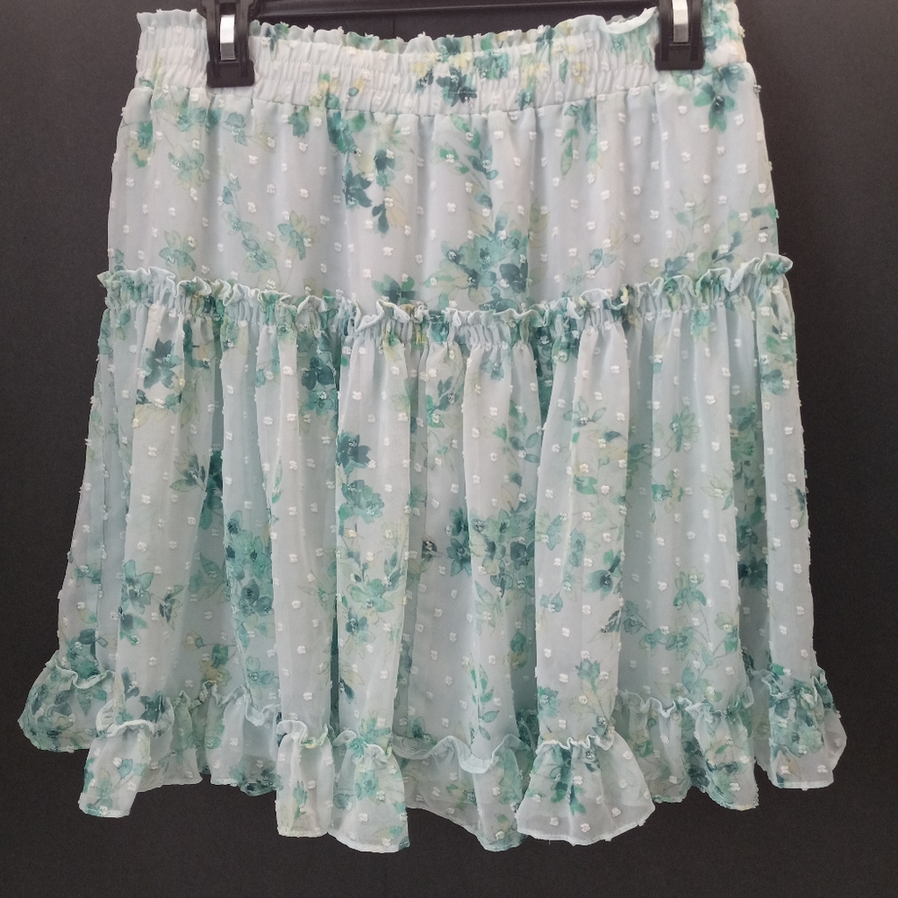 CeCe Clip Dot Ruffle Floral Skirt